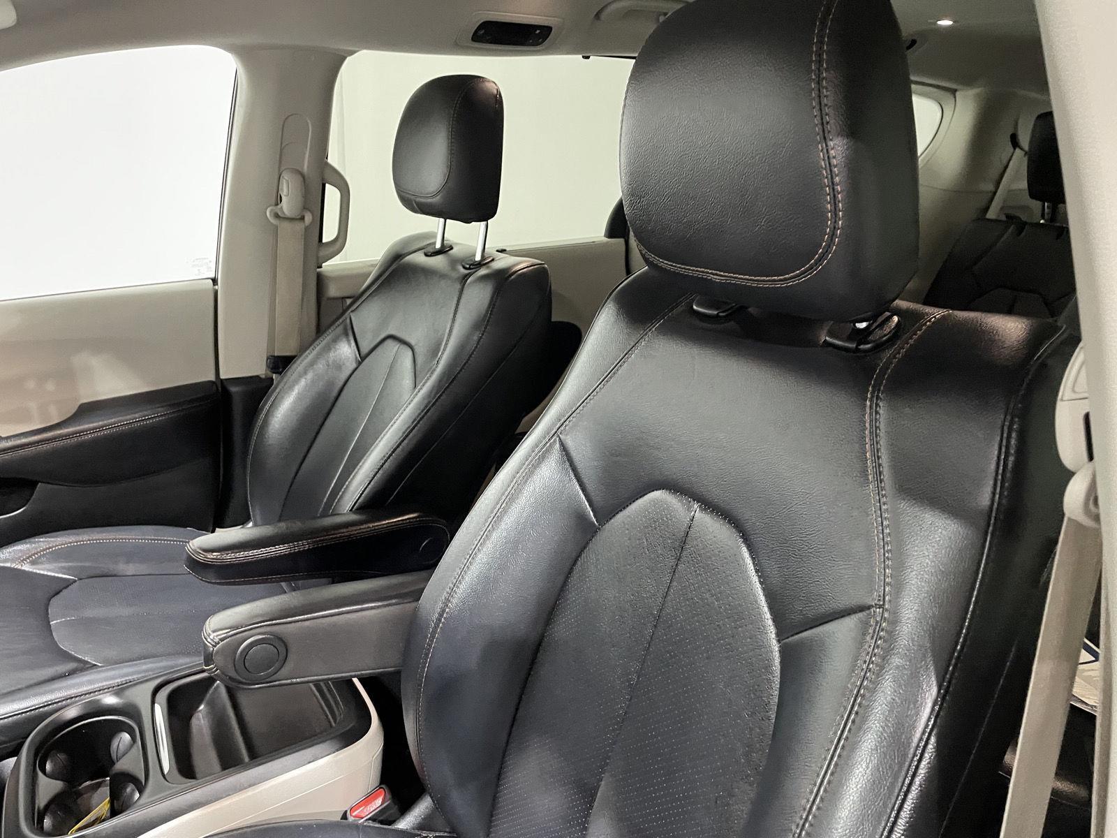 Pre-Owned 2020 Chrysler Pacifica for sale in St. Joseph MO
