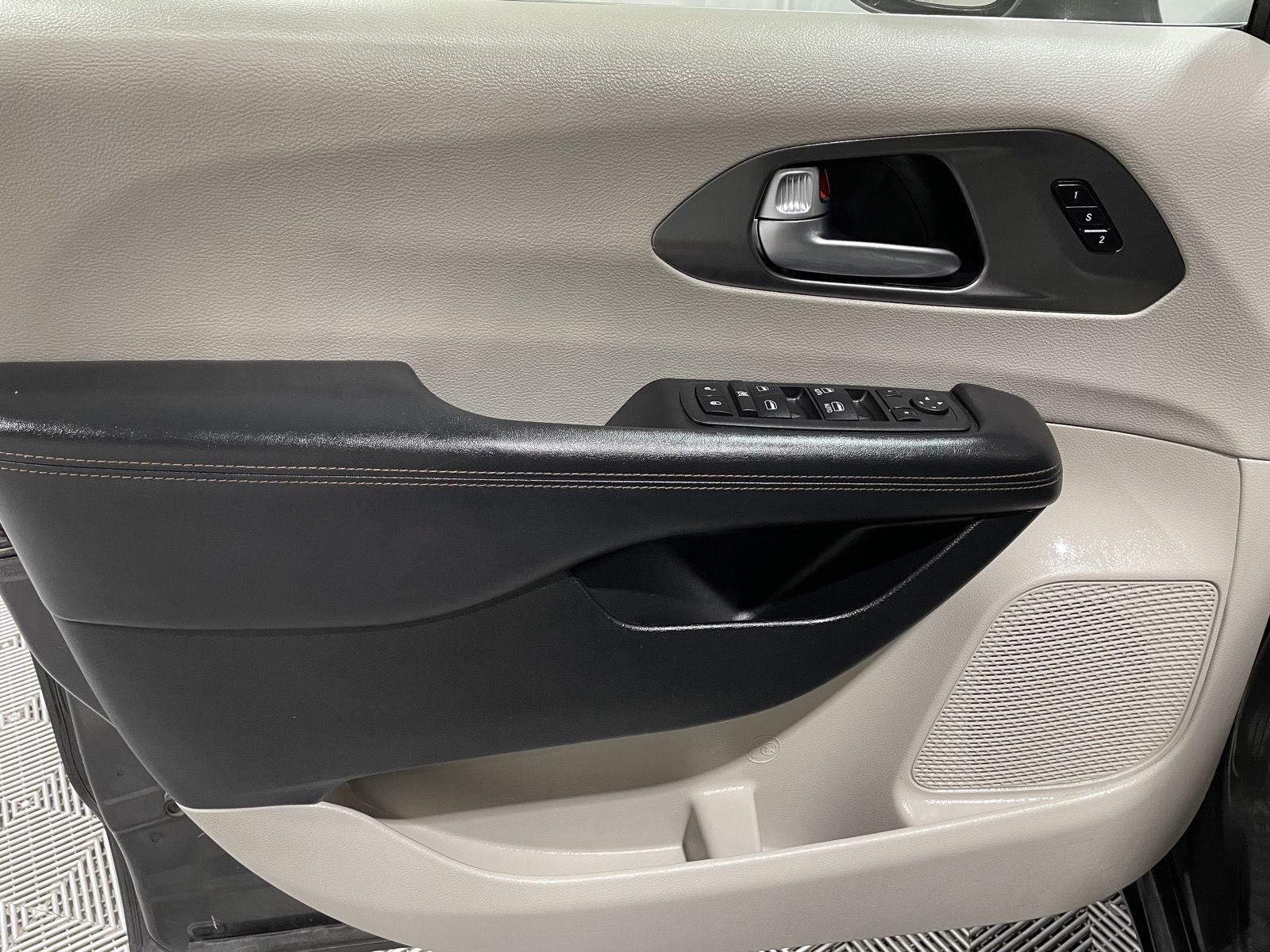 Pre-Owned 2020 Chrysler Pacifica for sale in St. Joseph MO