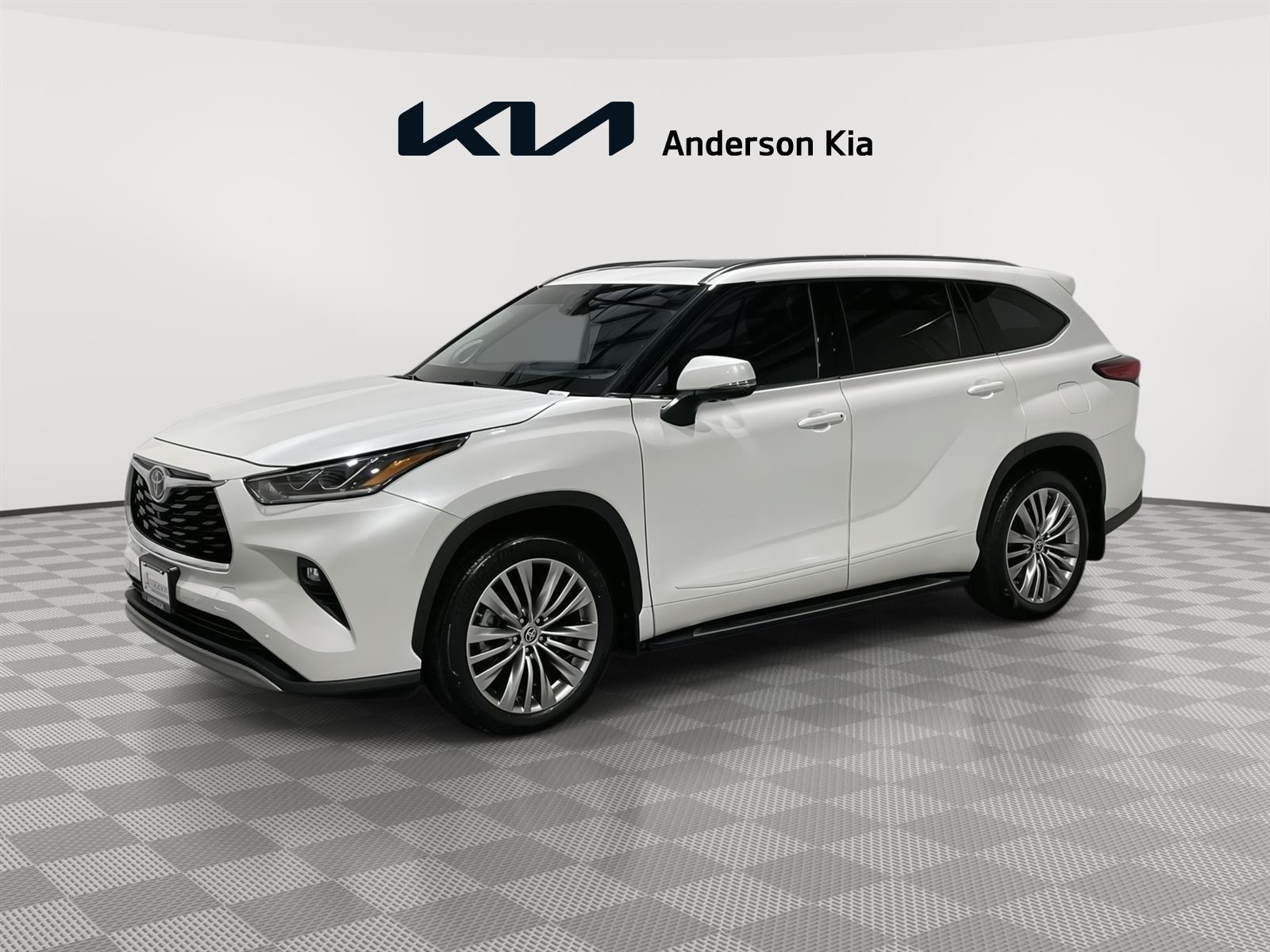 Used 2022 Toyota Highlander Platinum SUV for sale in St Joseph MO