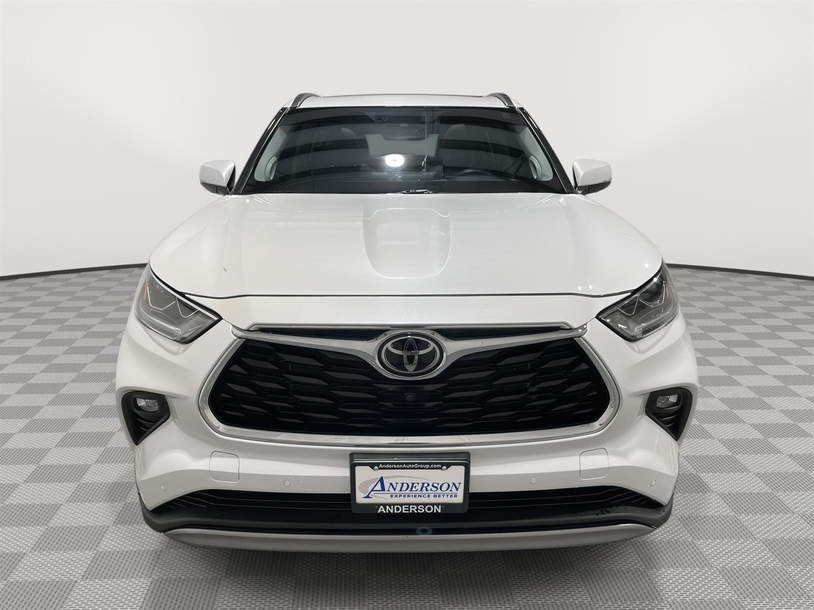 Used 2022 Toyota Highlander Platinum SUV for sale in St Joseph MO