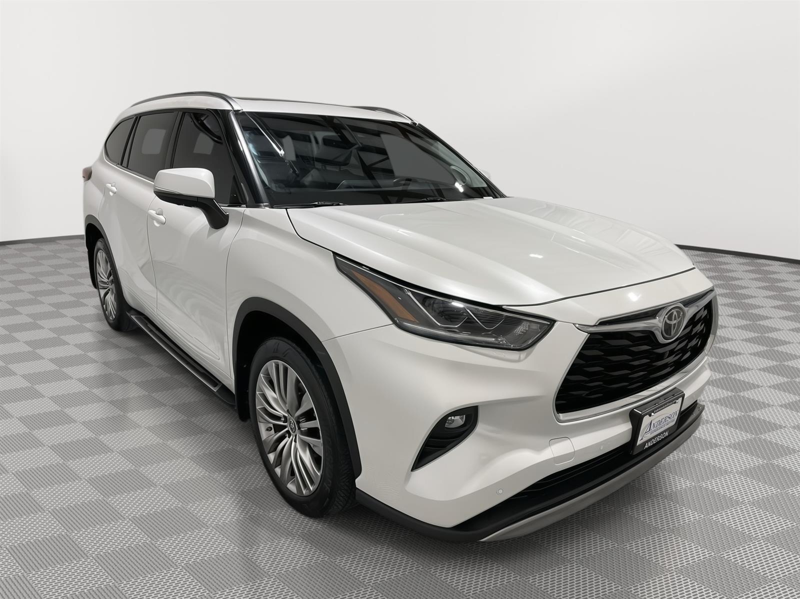 Used 2022 Toyota Highlander Platinum SUV for sale in St Joseph MO