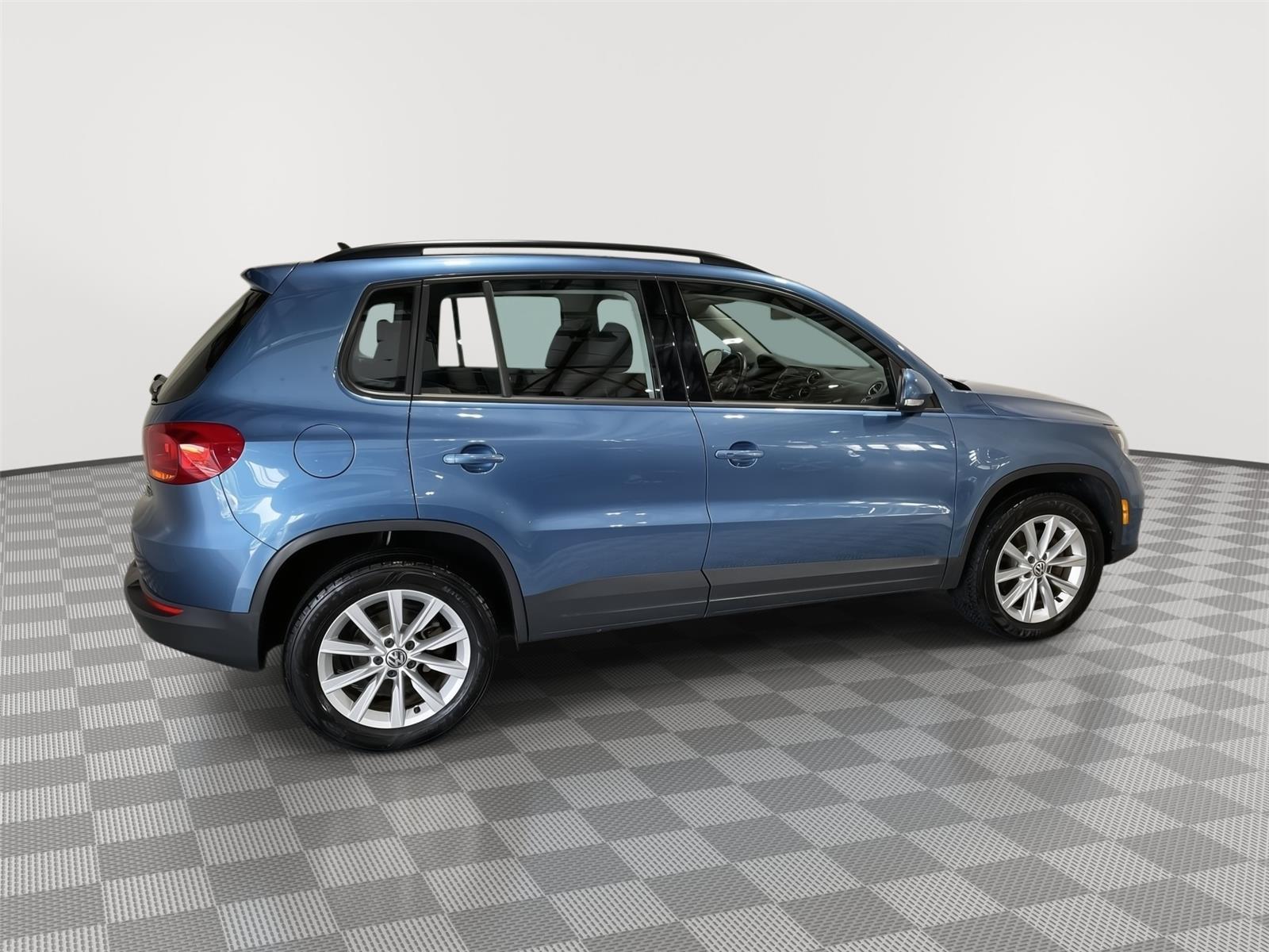 Pre-Owned 2017 Volkswagen Tiguan Limited for sale in St. Joseph MO