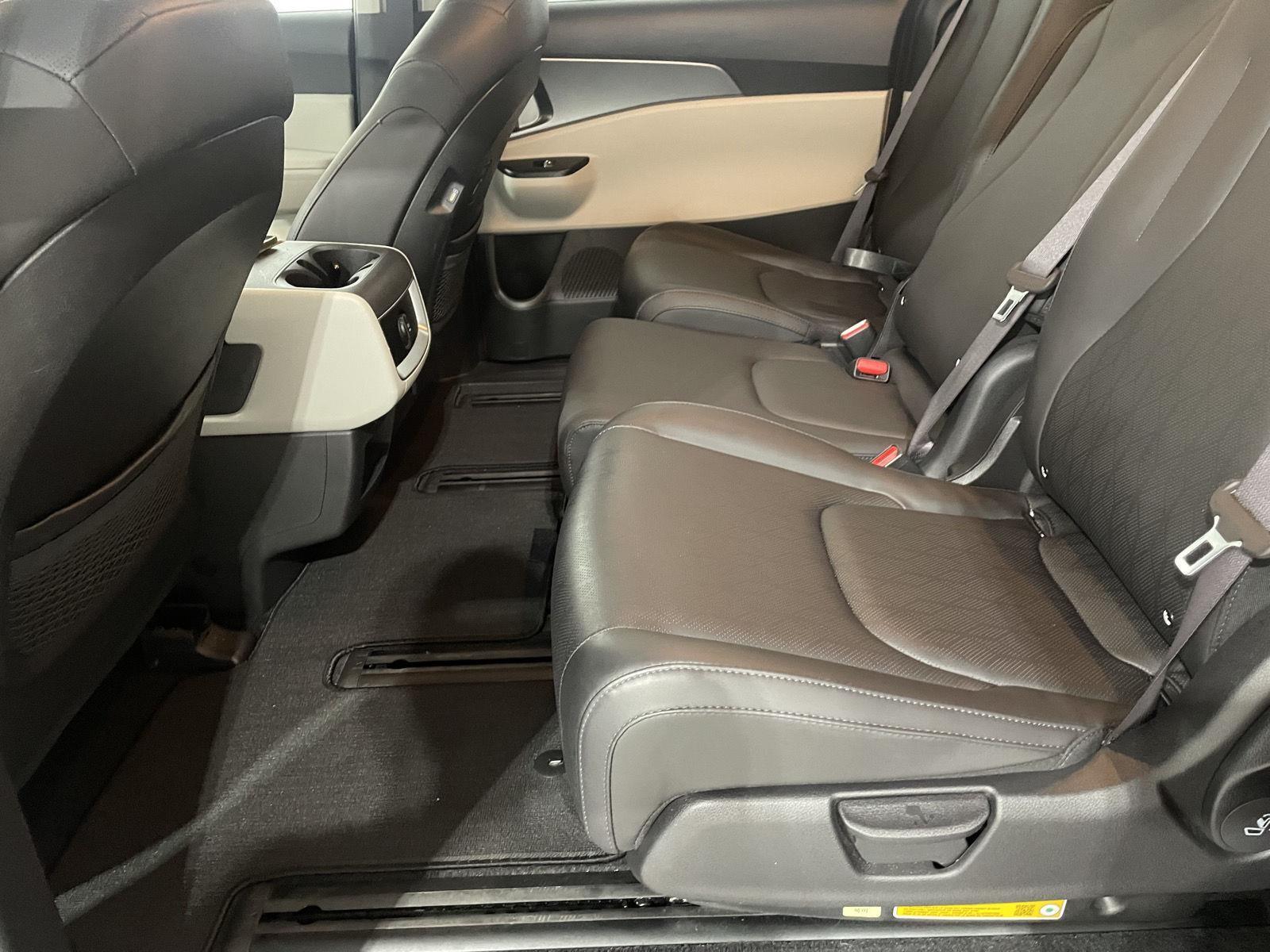 Pre-Owned 2024 Kia Carnival for sale in St. Joseph MO