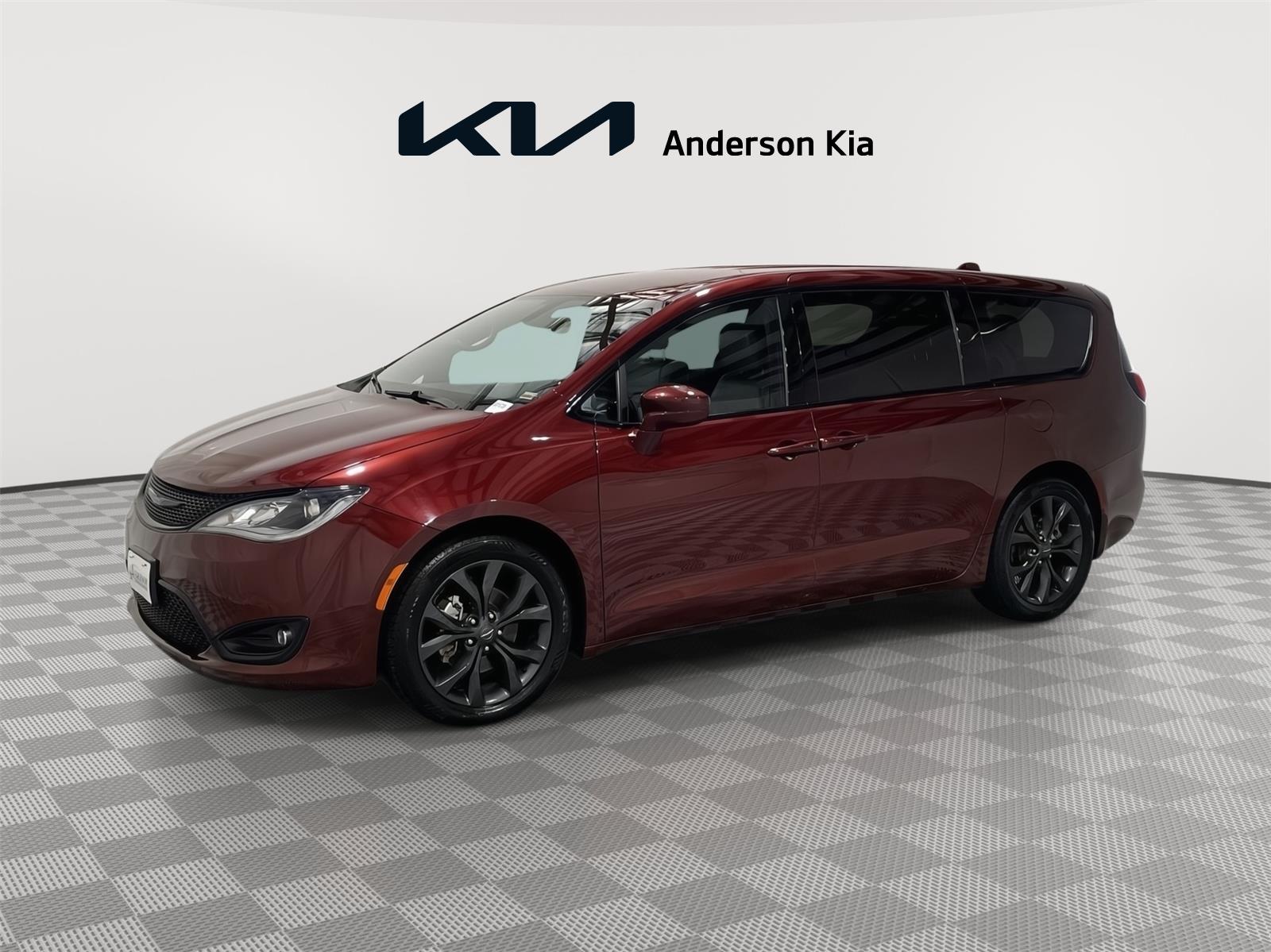 Pre-Owned 2019 Chrysler Pacifica for sale in St. Joseph MO