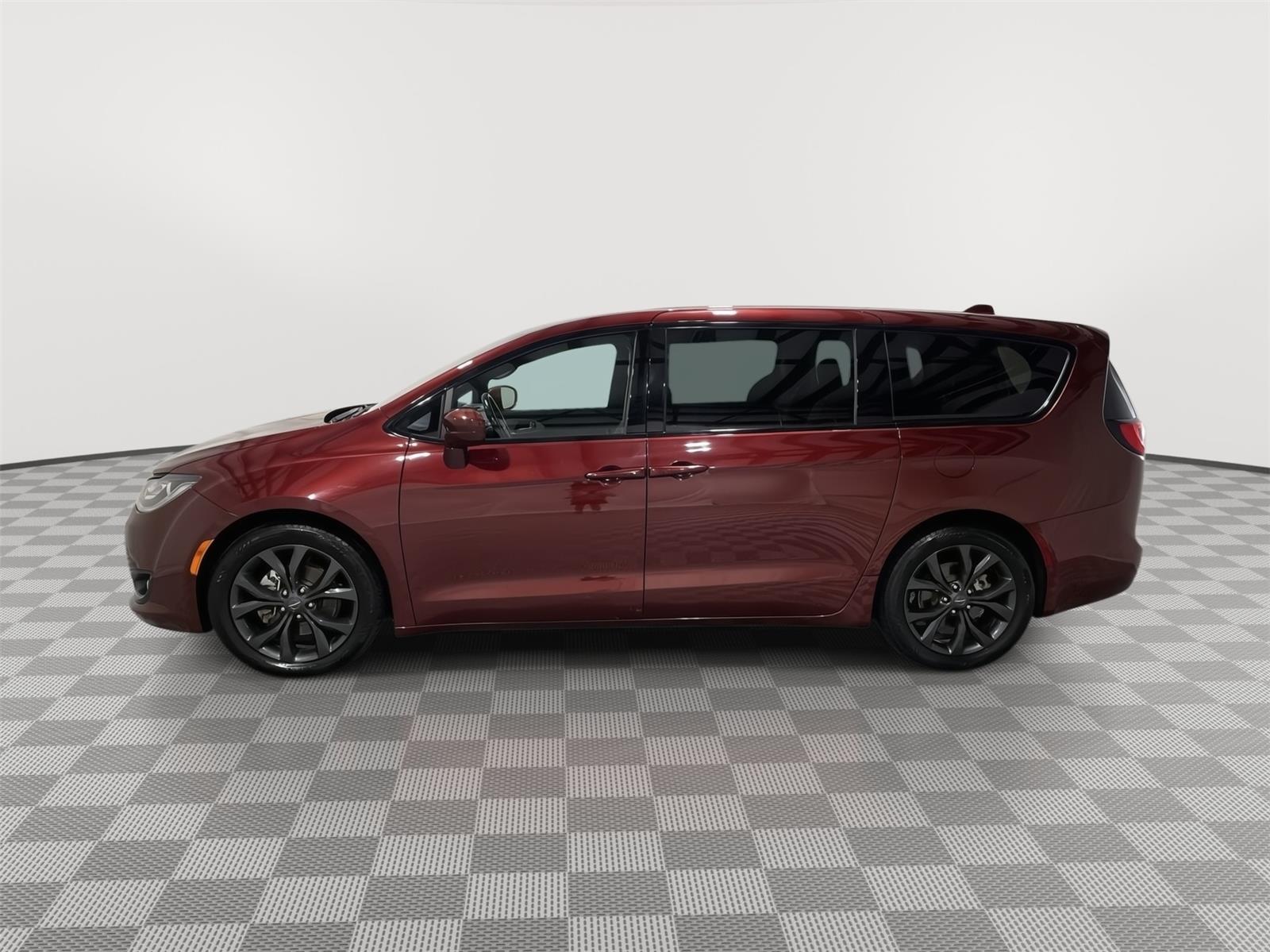 Pre-Owned 2019 Chrysler Pacifica for sale in St. Joseph MO