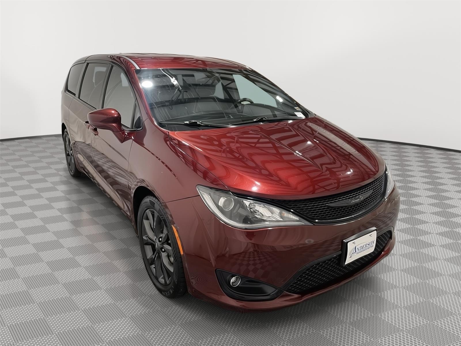 Pre-Owned 2019 Chrysler Pacifica for sale in St. Joseph MO