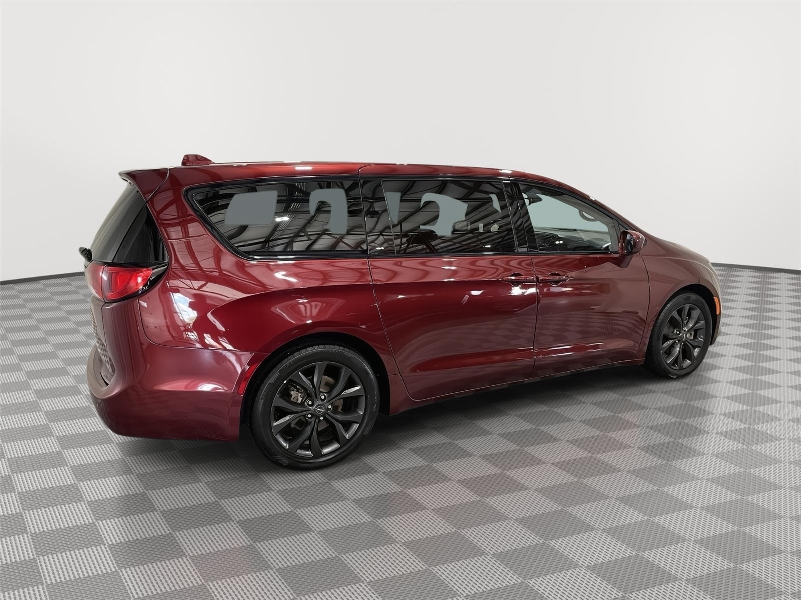 Pre-Owned 2019 Chrysler Pacifica for sale in St. Joseph MO