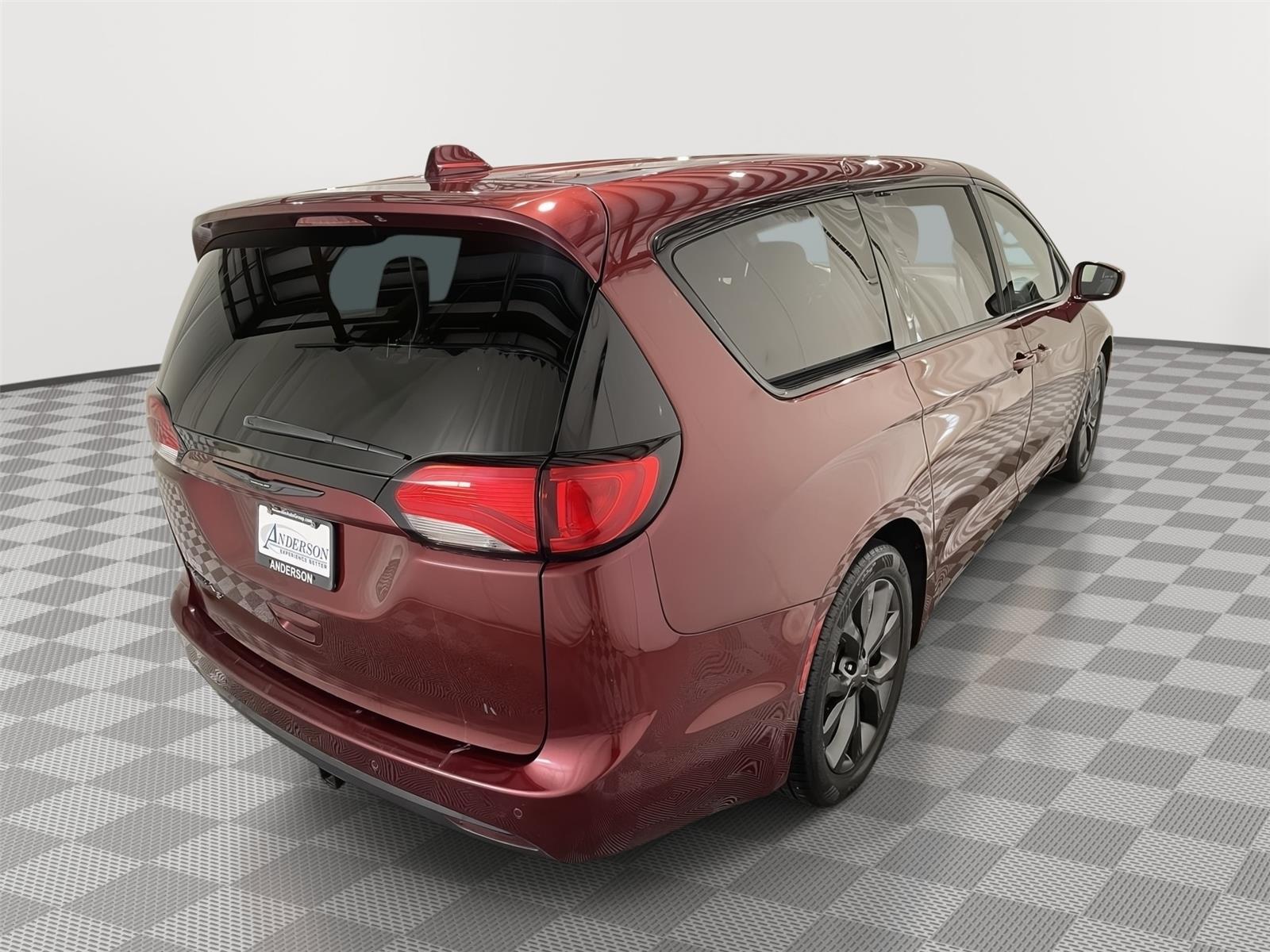 Pre-Owned 2019 Chrysler Pacifica for sale in St. Joseph MO