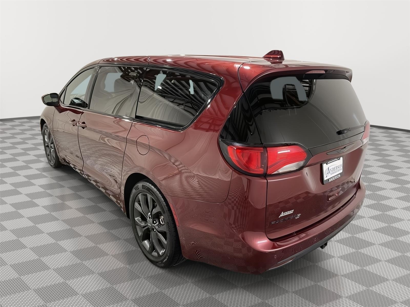 Pre-Owned 2019 Chrysler Pacifica for sale in St. Joseph MO