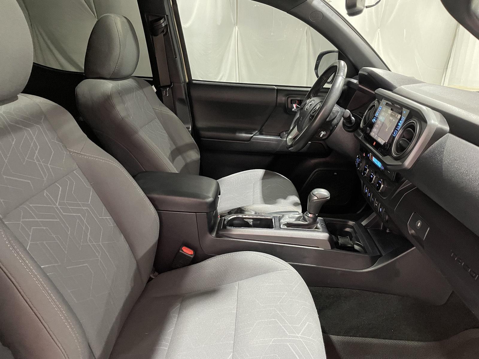 Pre-Owned 2017 toyota Tacoma for sale in St. Joseph MO