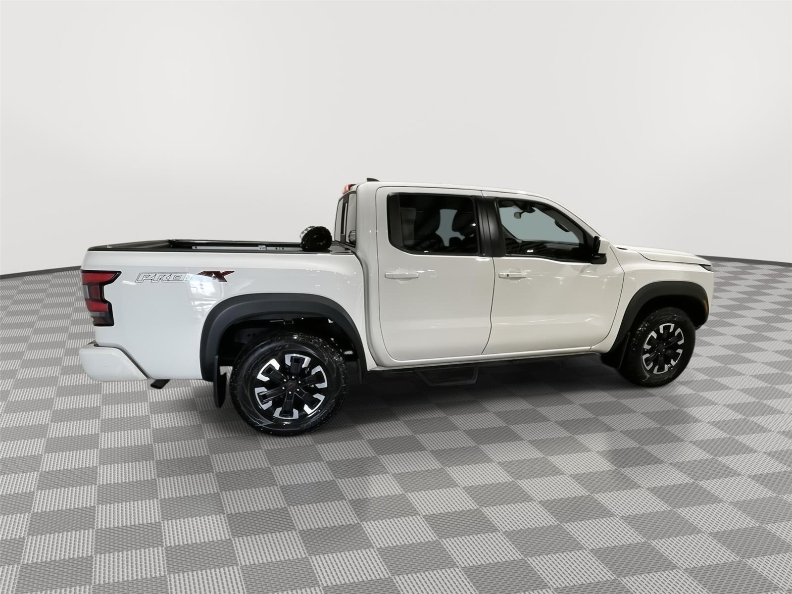 2022 Nissan Frontier PRO-4X photo 6