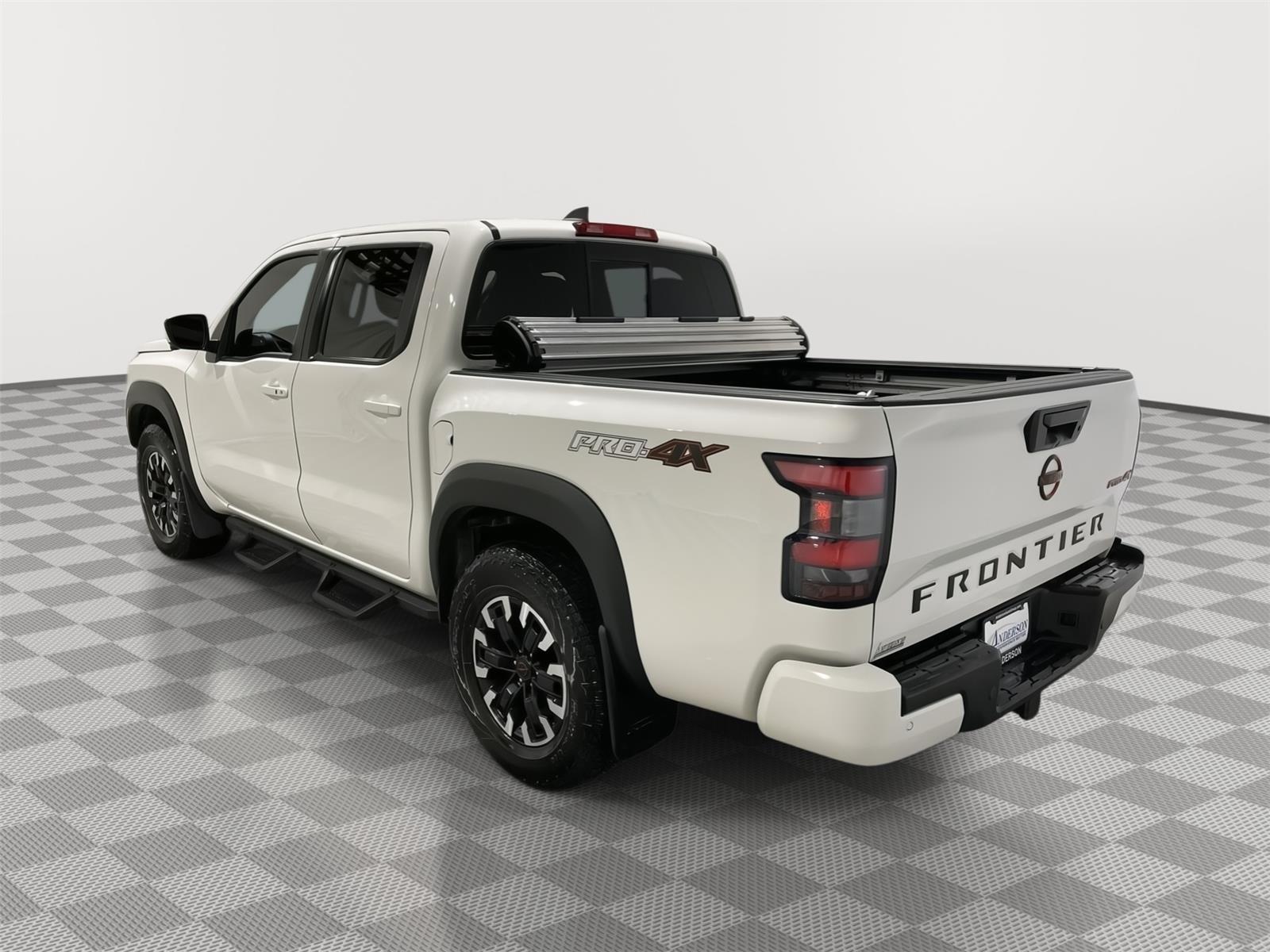 2022 Nissan Frontier PRO-4X photo 8