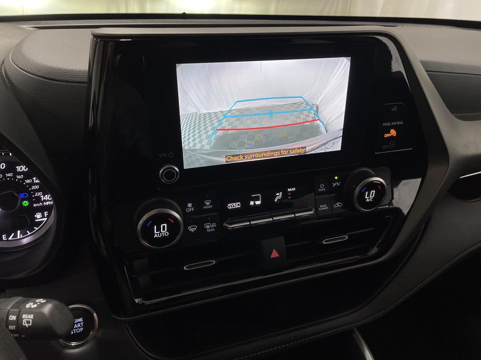 Used 2023 Toyota Highlander for sale in St. Joseph MO