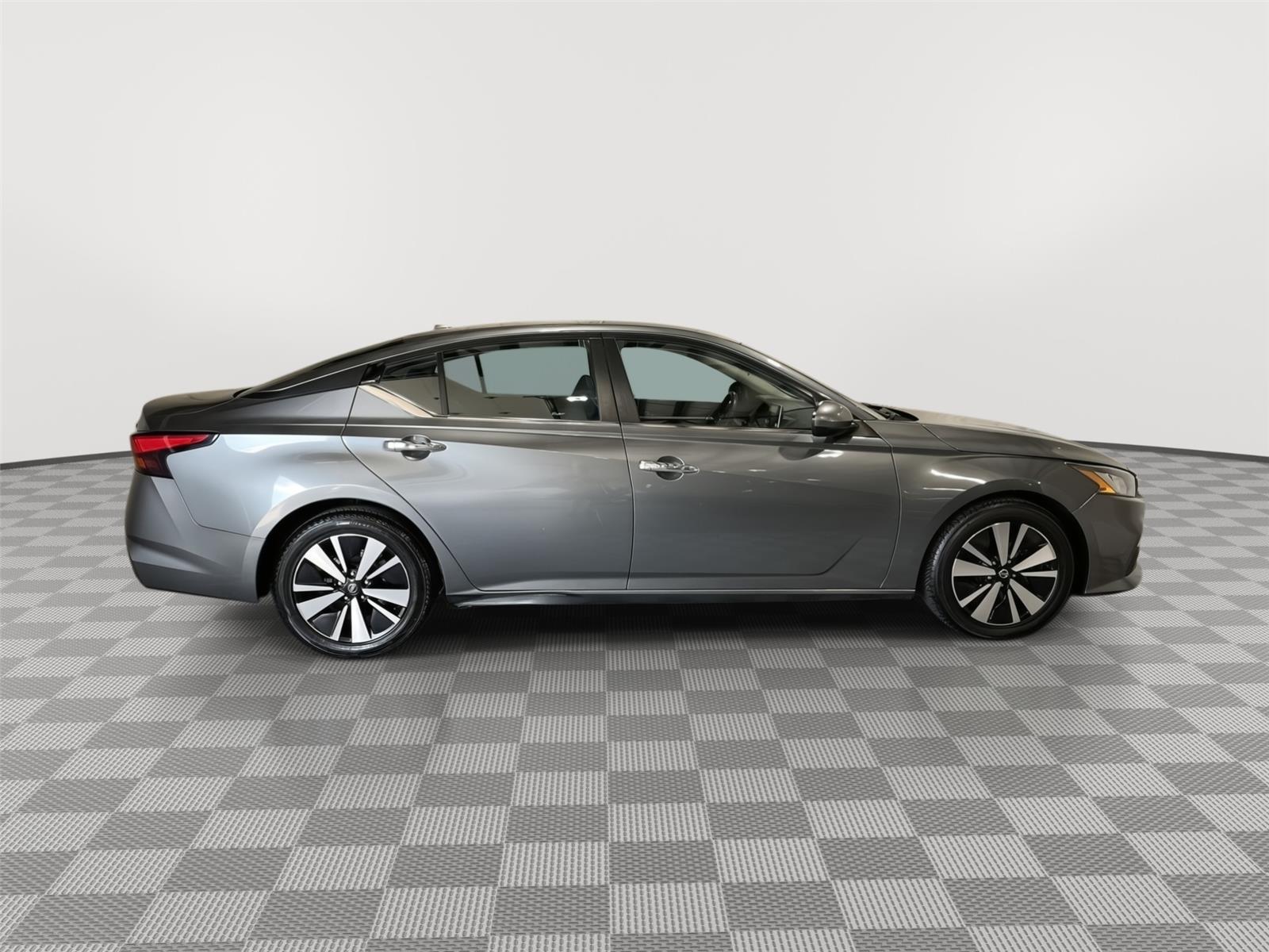 2021 Nissan Altima 2.5 SV photo 6