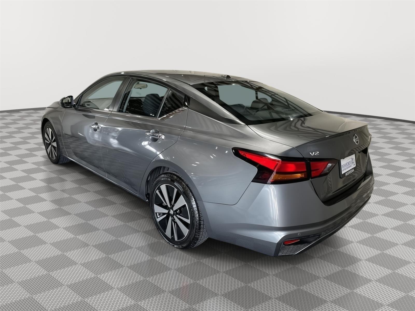 2021 Nissan Altima 2.5 SV photo 9