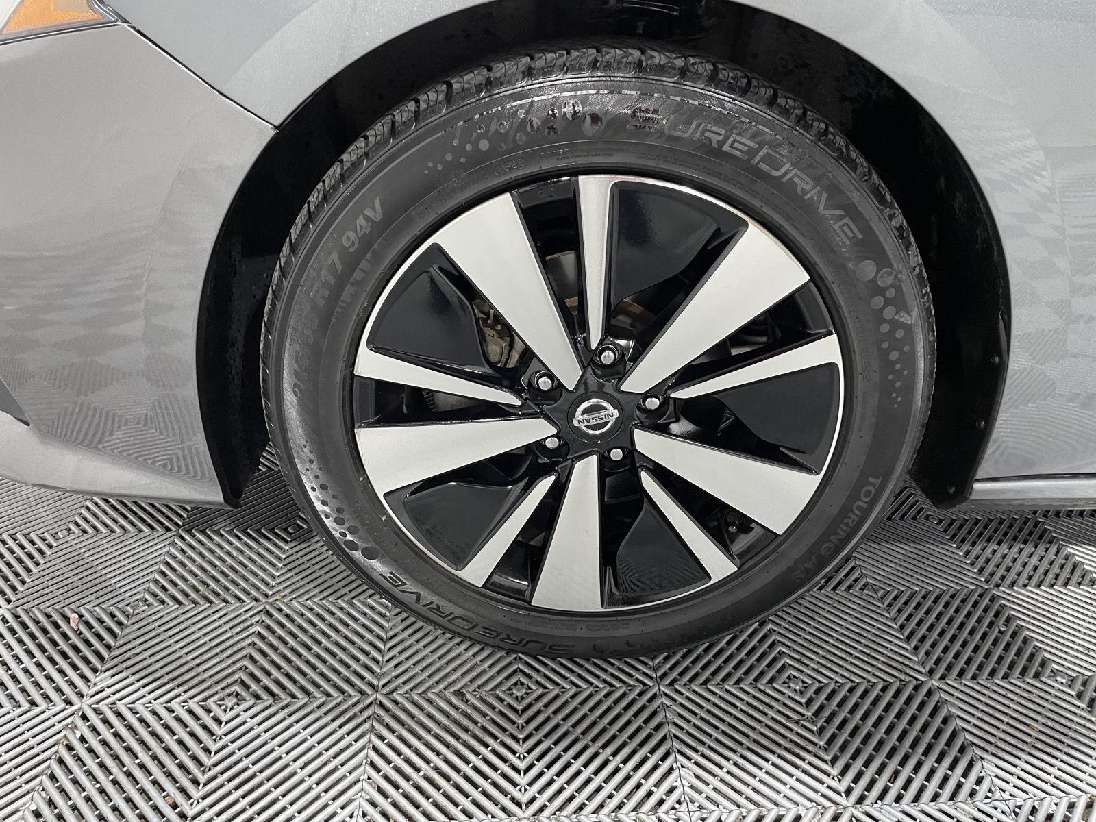 2021 Nissan Altima 2.5 SV photo 10
