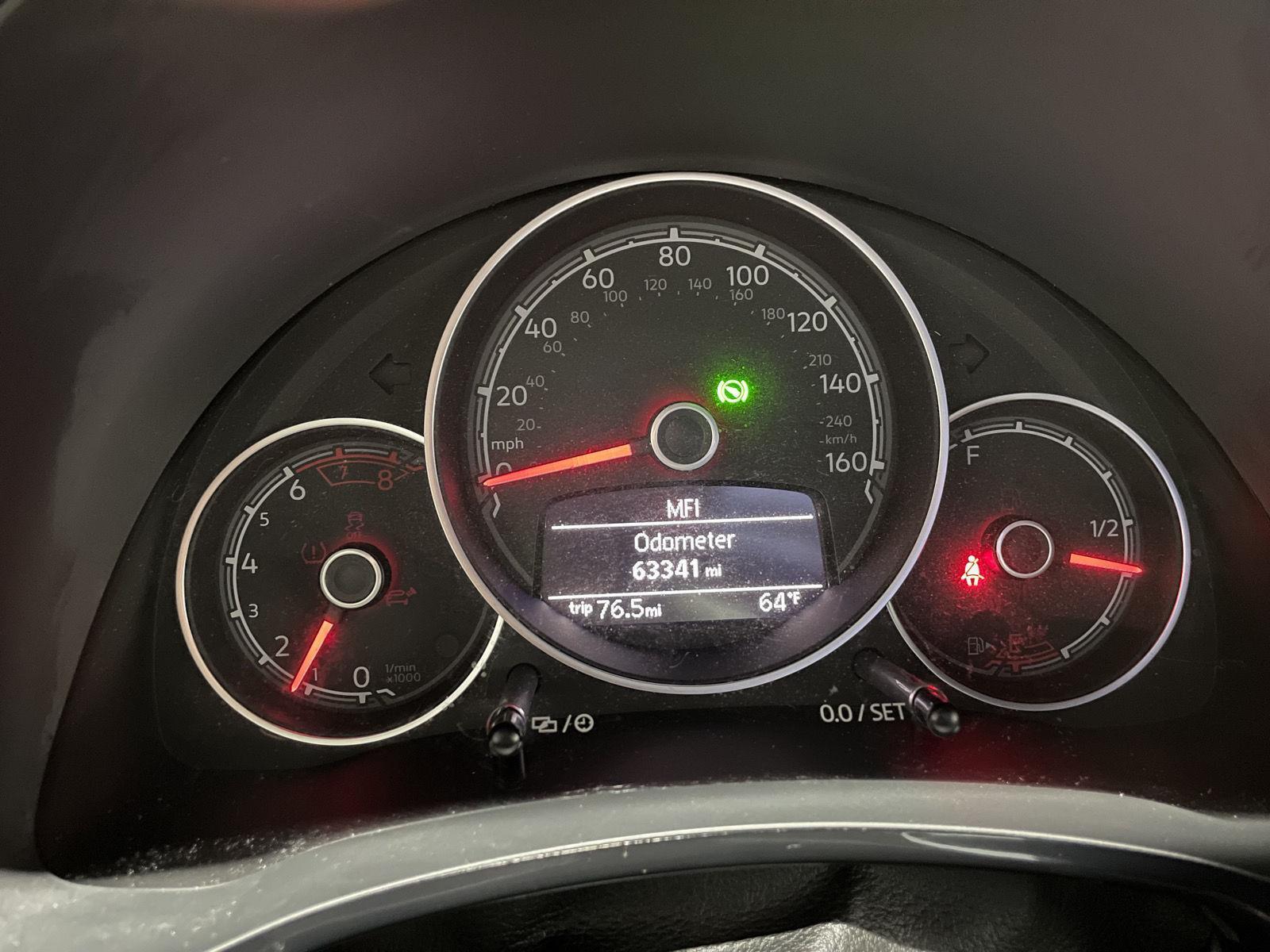 2018 Volkswagen Beetle S photo 3