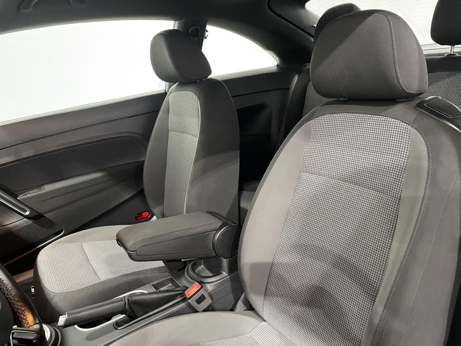 Pre-Owned 2018 Volkswagen Beetle for sale in St. Joseph MO
