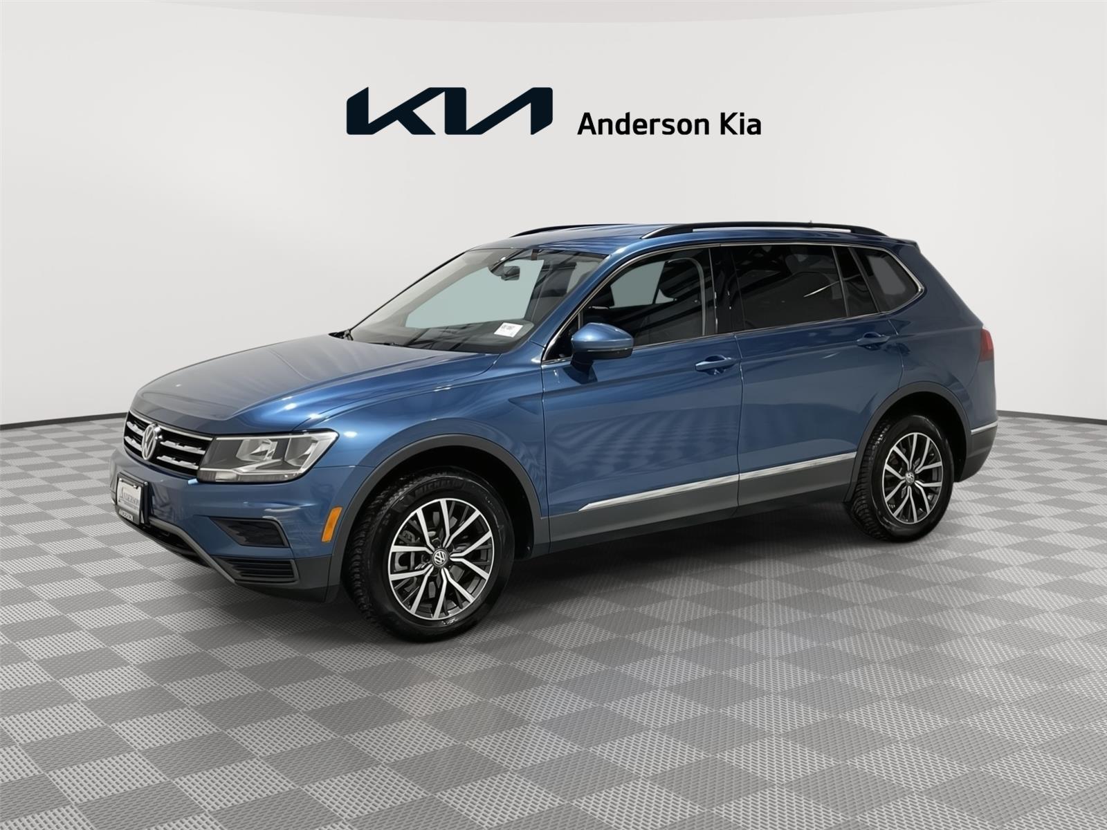 Used 2020 Volkswagen Tiguan SE SUV/Crossover for sale in St. Joseph MO