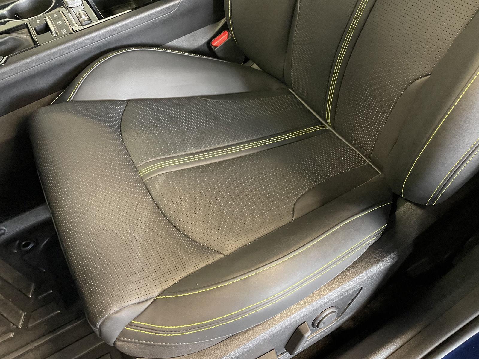 Vehicle photo 19