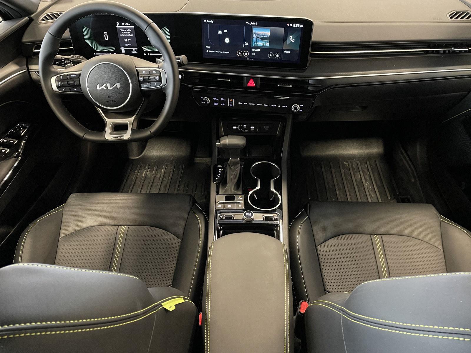 Vehicle photo 21