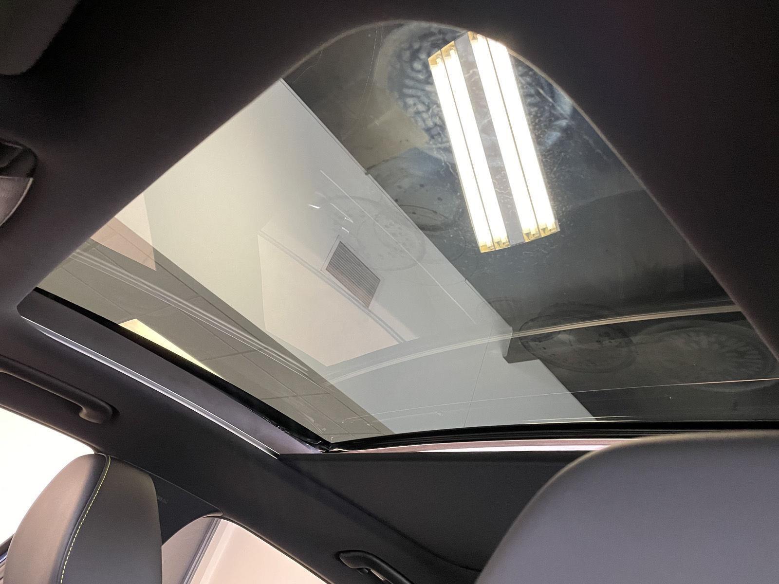 Vehicle photo 31