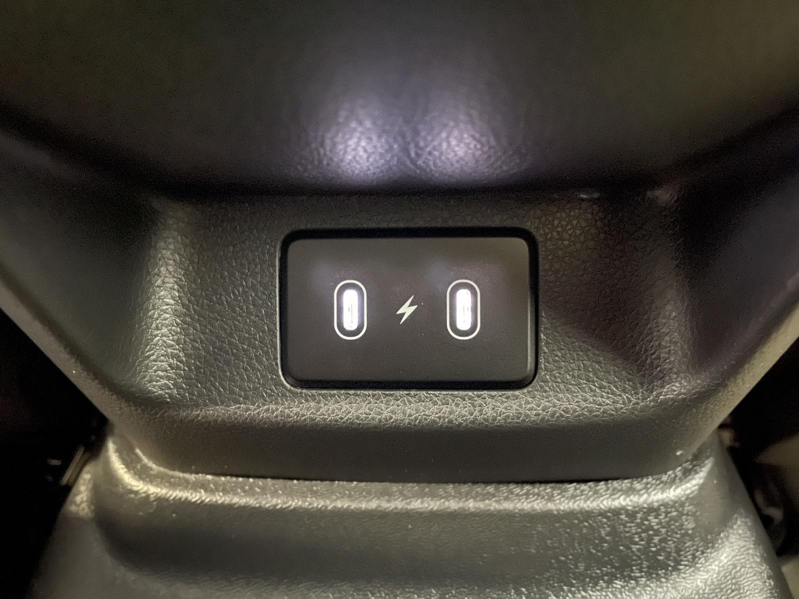 Vehicle photo 40