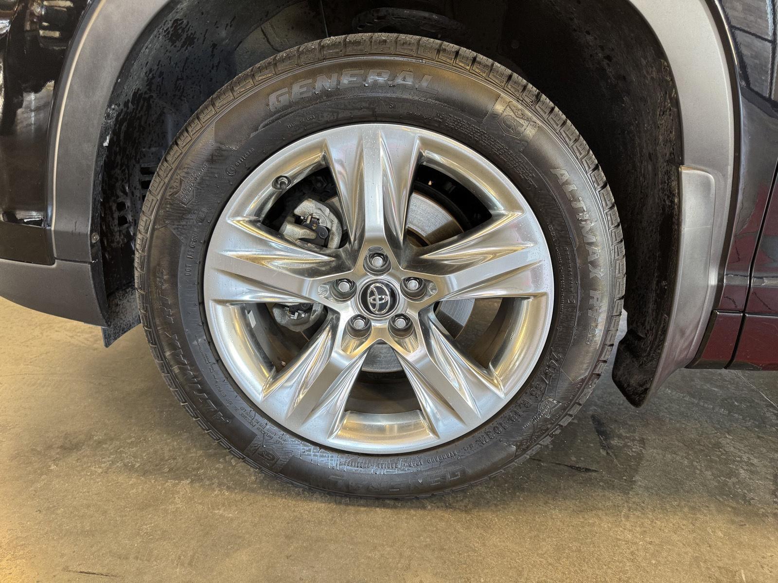 Used 2018 Toyota Highlander for sale in St. Joseph MO