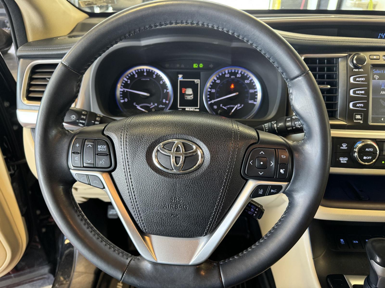 Used 2018 Toyota Highlander for sale in St. Joseph MO