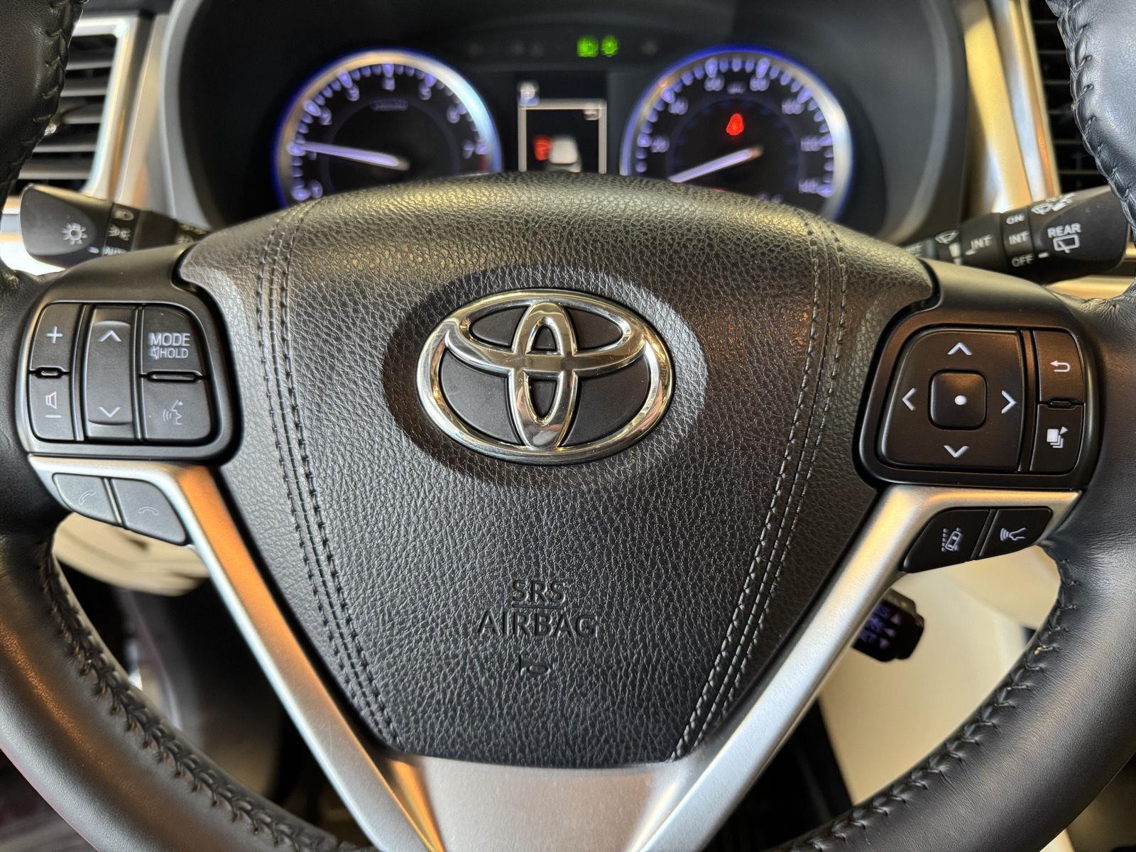 Used 2018 Toyota Highlander for sale in St. Joseph MO