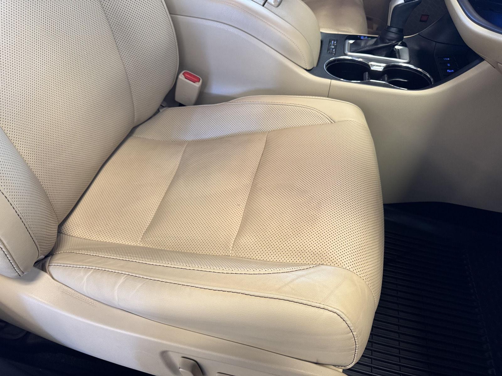 Used 2018 Toyota Highlander for sale in St. Joseph MO