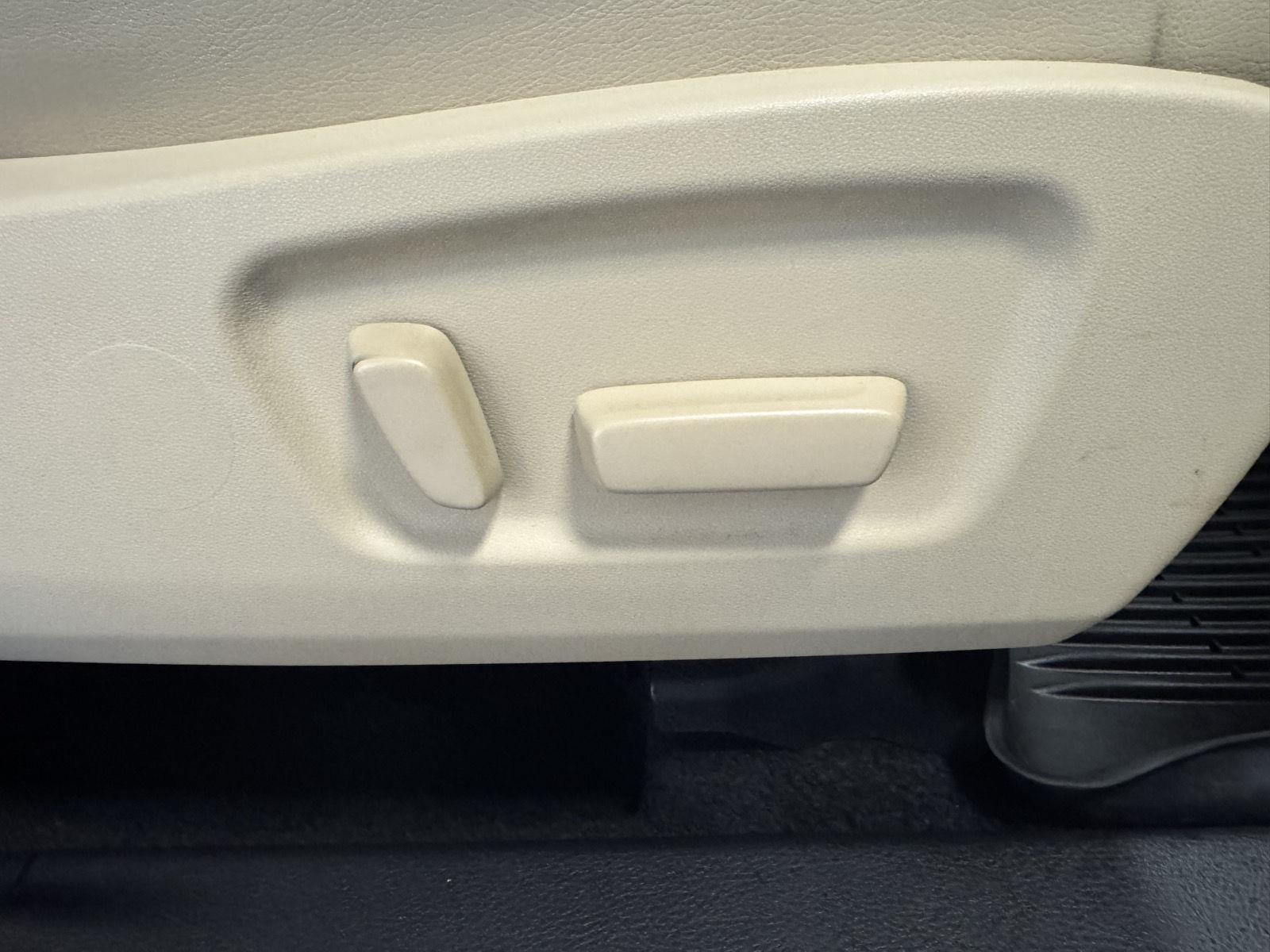 Used 2018 Toyota Highlander for sale in St. Joseph MO