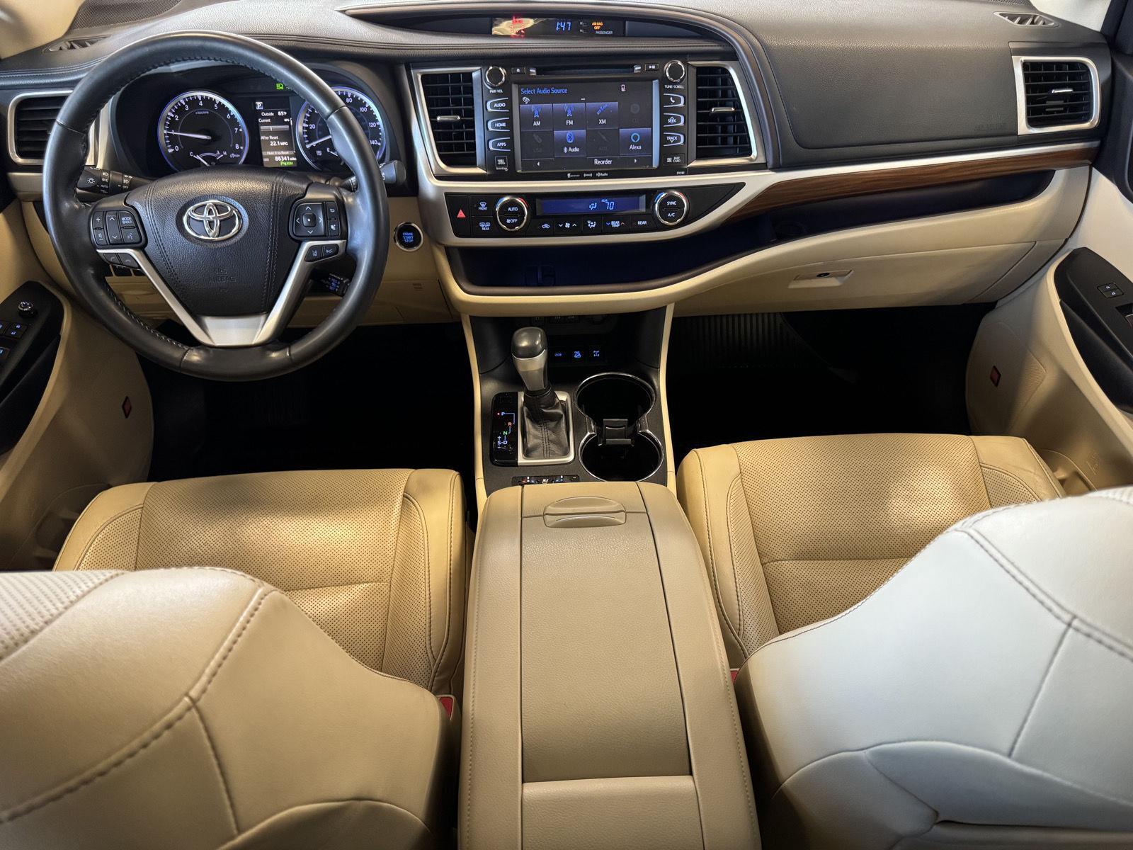 Used 2018 Toyota Highlander for sale in St. Joseph MO