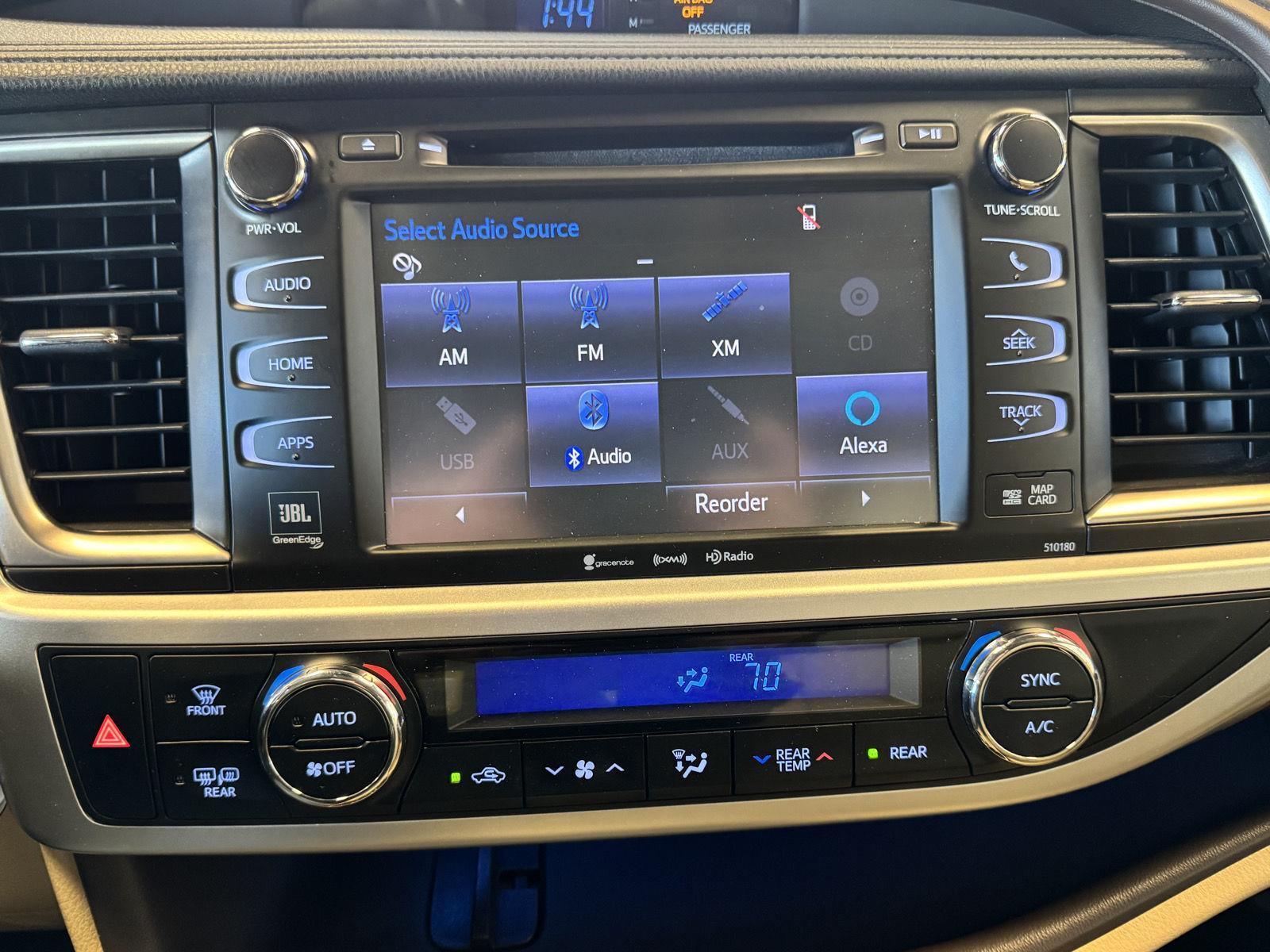 Used 2018 Toyota Highlander for sale in St. Joseph MO