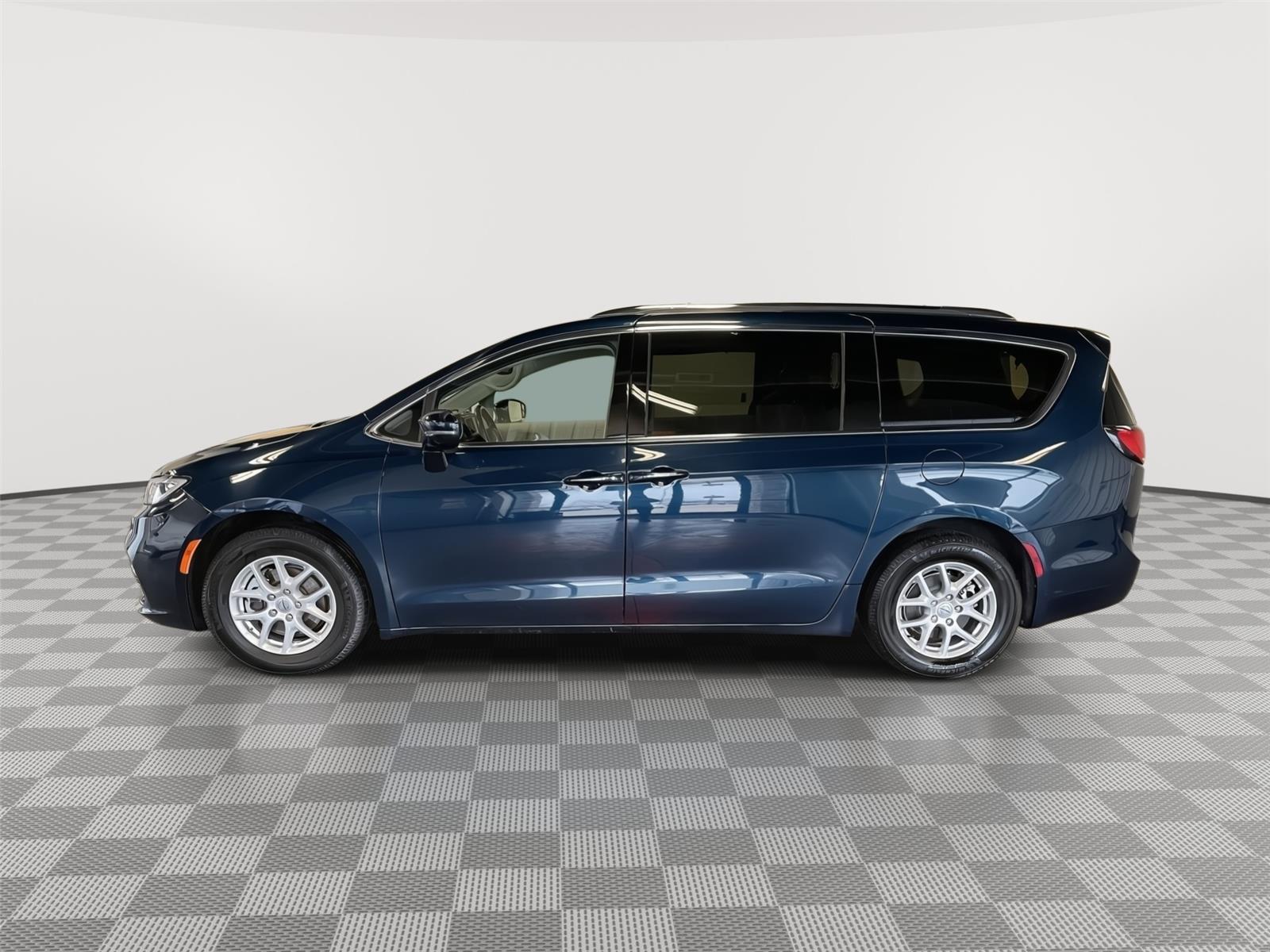 Used 2021 Chrysler Pacifica for sale in St. Joseph MO