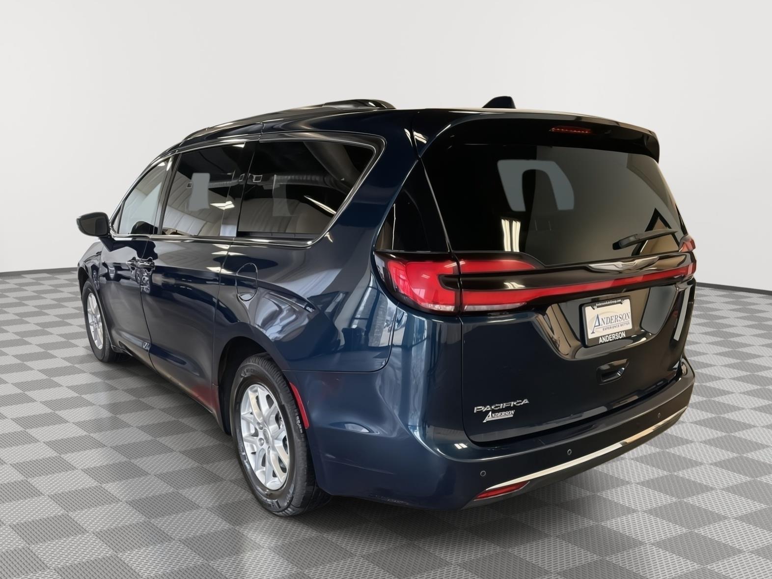 Used 2021 Chrysler Pacifica for sale in St. Joseph MO
