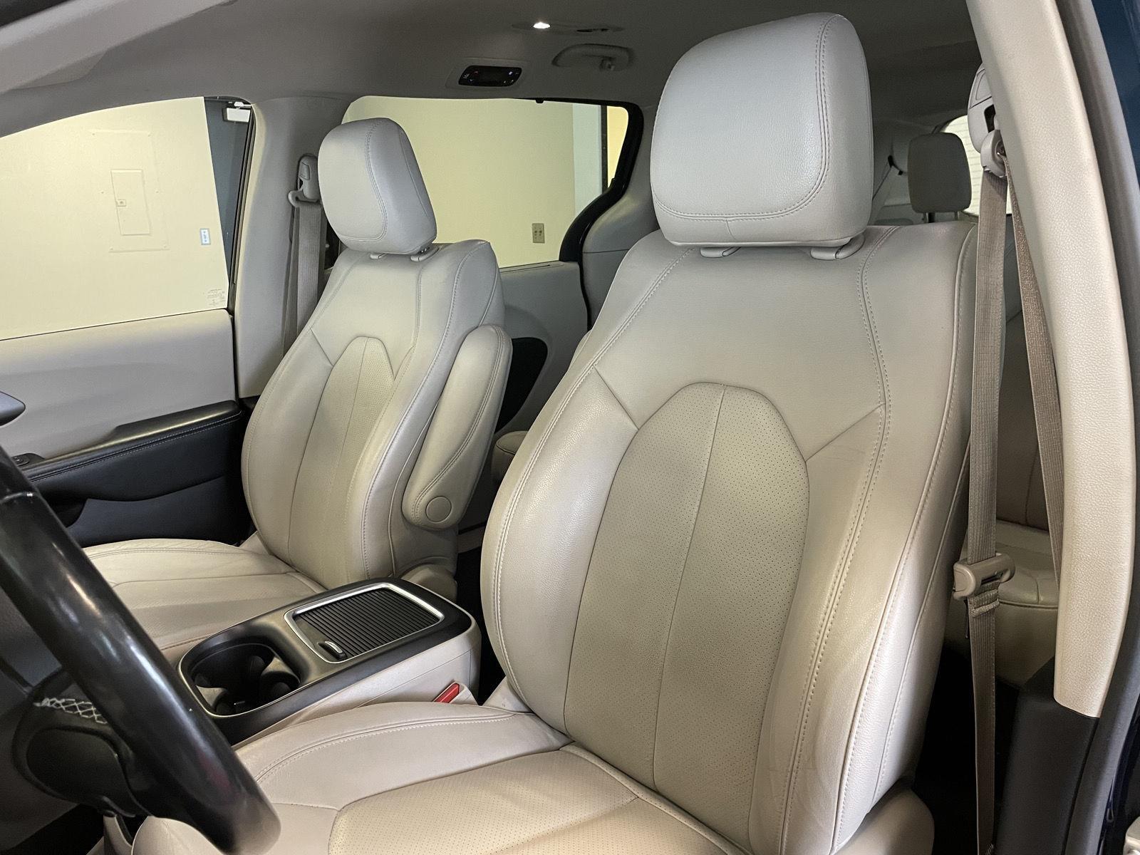 Used 2021 Chrysler Pacifica for sale in St. Joseph MO