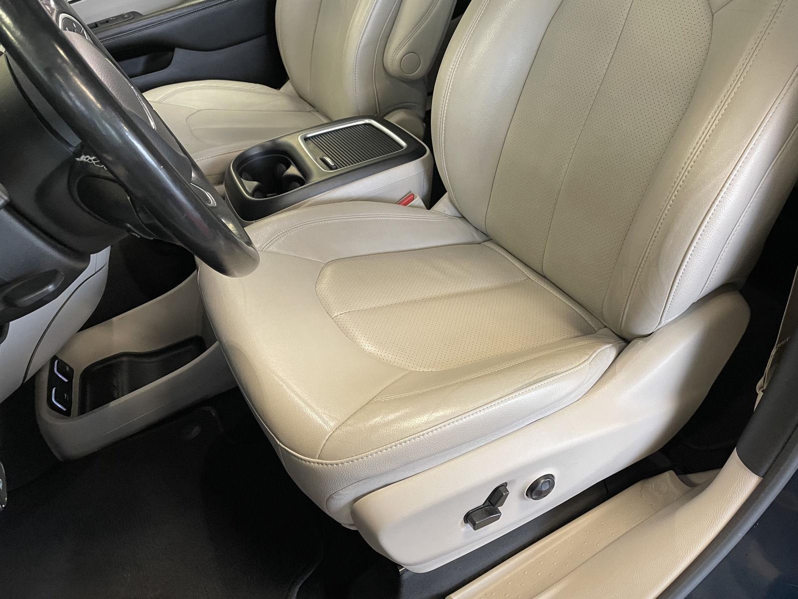 Used 2021 Chrysler Pacifica for sale in St. Joseph MO