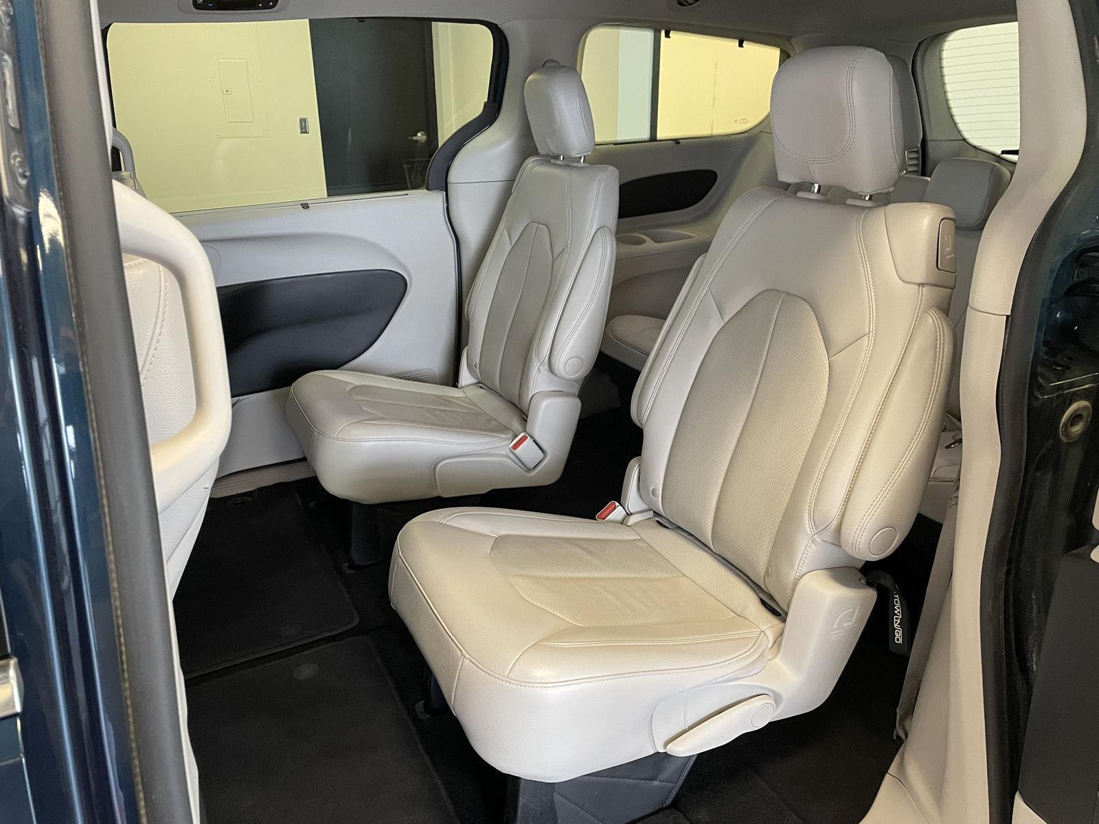 Used 2021 Chrysler Pacifica for sale in St. Joseph MO