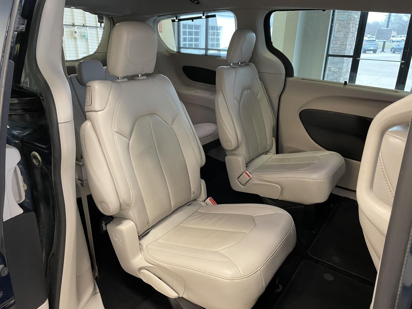 Used 2021 Chrysler Pacifica for sale in St. Joseph MO