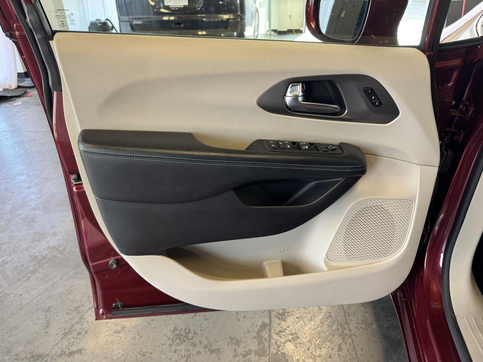 Pre-Owned 2021 Chrysler Pacifica for sale in St. Joseph MO