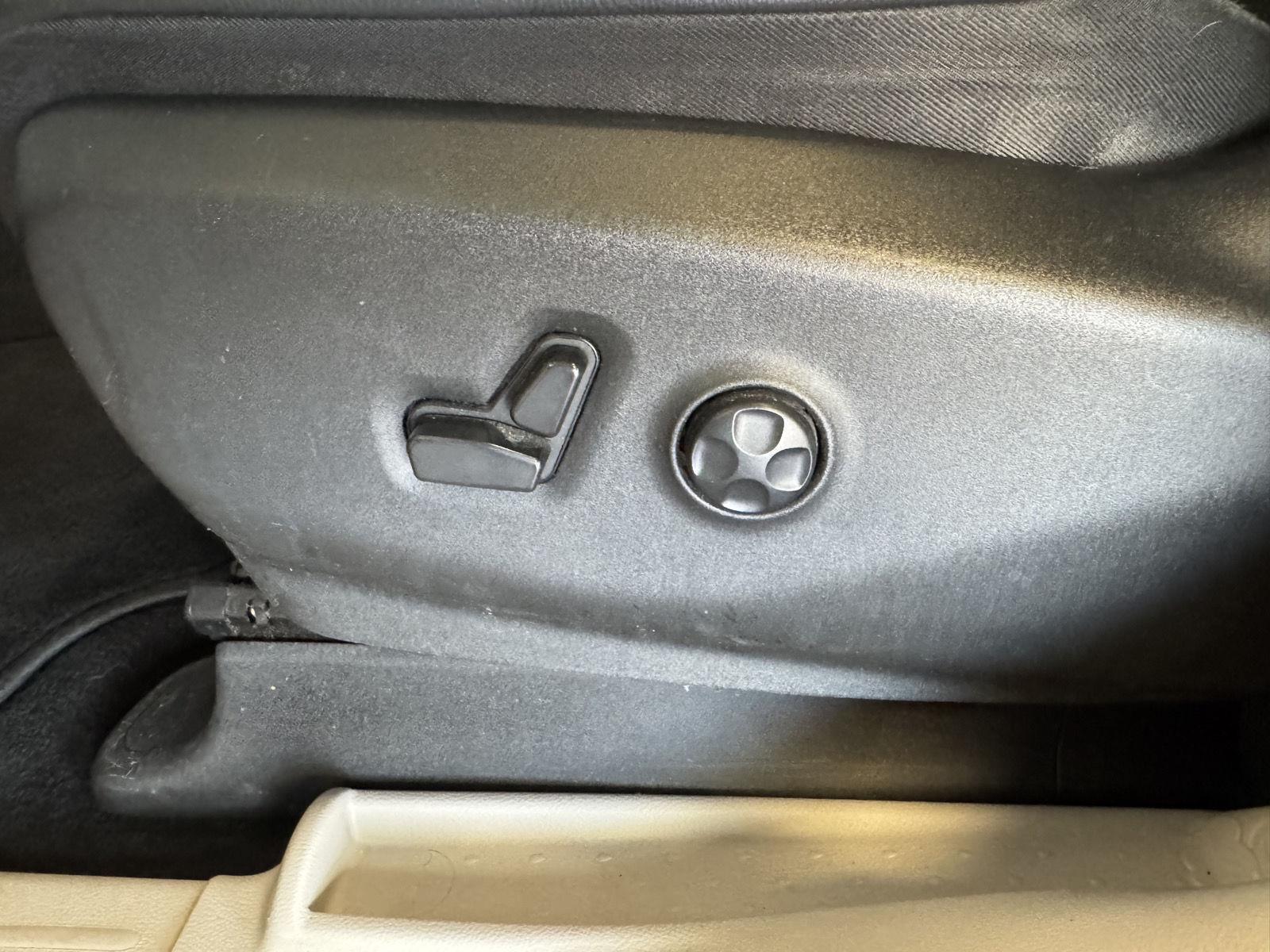 Pre-Owned 2021 Chrysler Pacifica for sale in St. Joseph MO