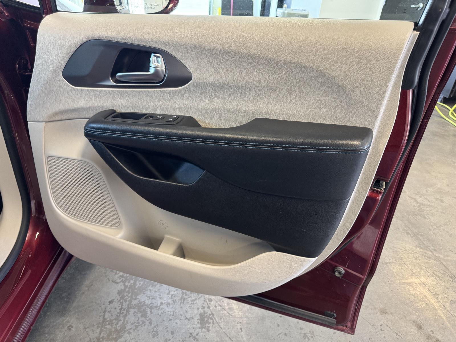 Pre-Owned 2021 Chrysler Pacifica for sale in St. Joseph MO