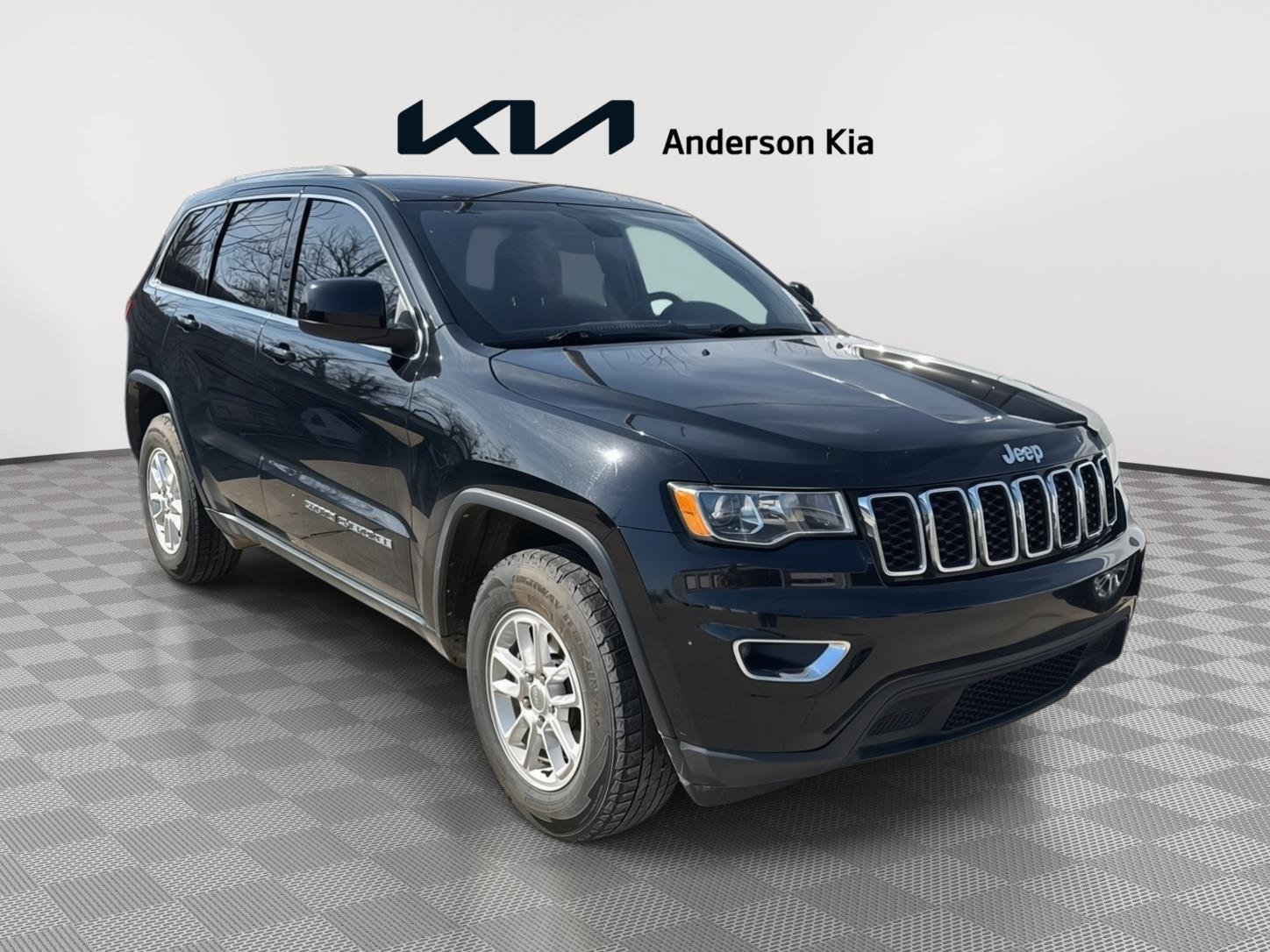 2019 Jeep Grand Cherokee Laredo E 4WD