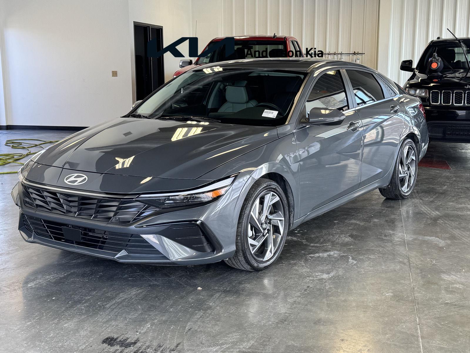 2025 Hyundai Elantra Limited FWD