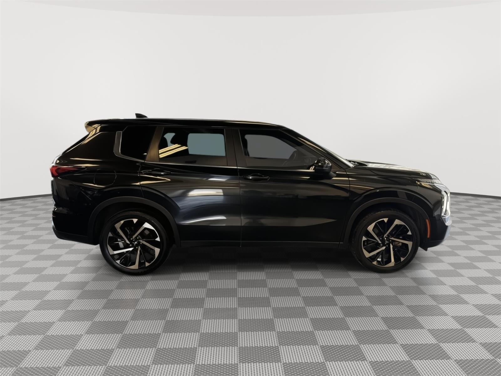 Pre-Owned 2022 Mitsubishi Outlander for sale in St. Joseph MO