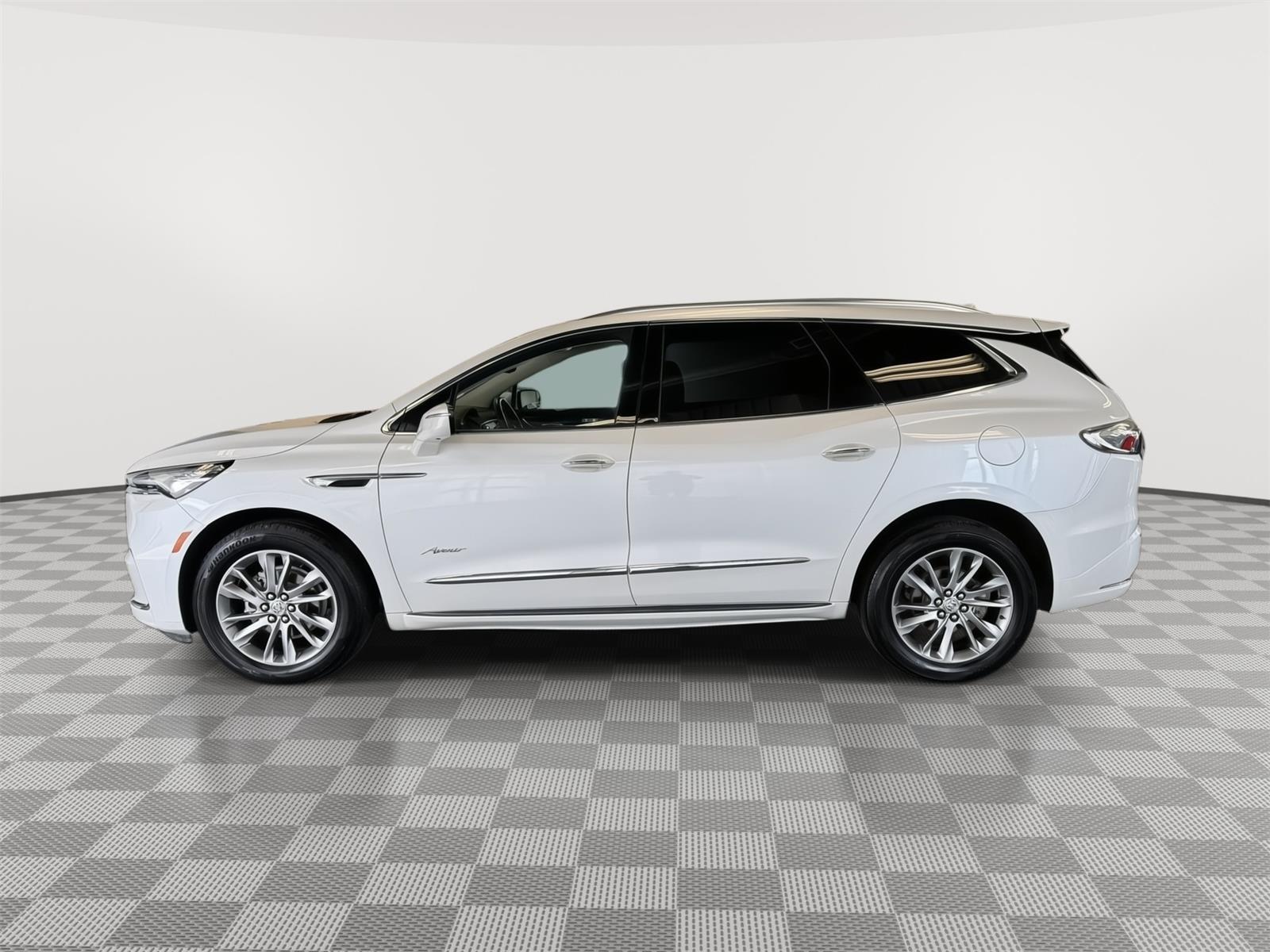 Used 2023 Buick Enclave Avenir with VIN 5GAEVCKW4PJ140861 for sale in Kansas City