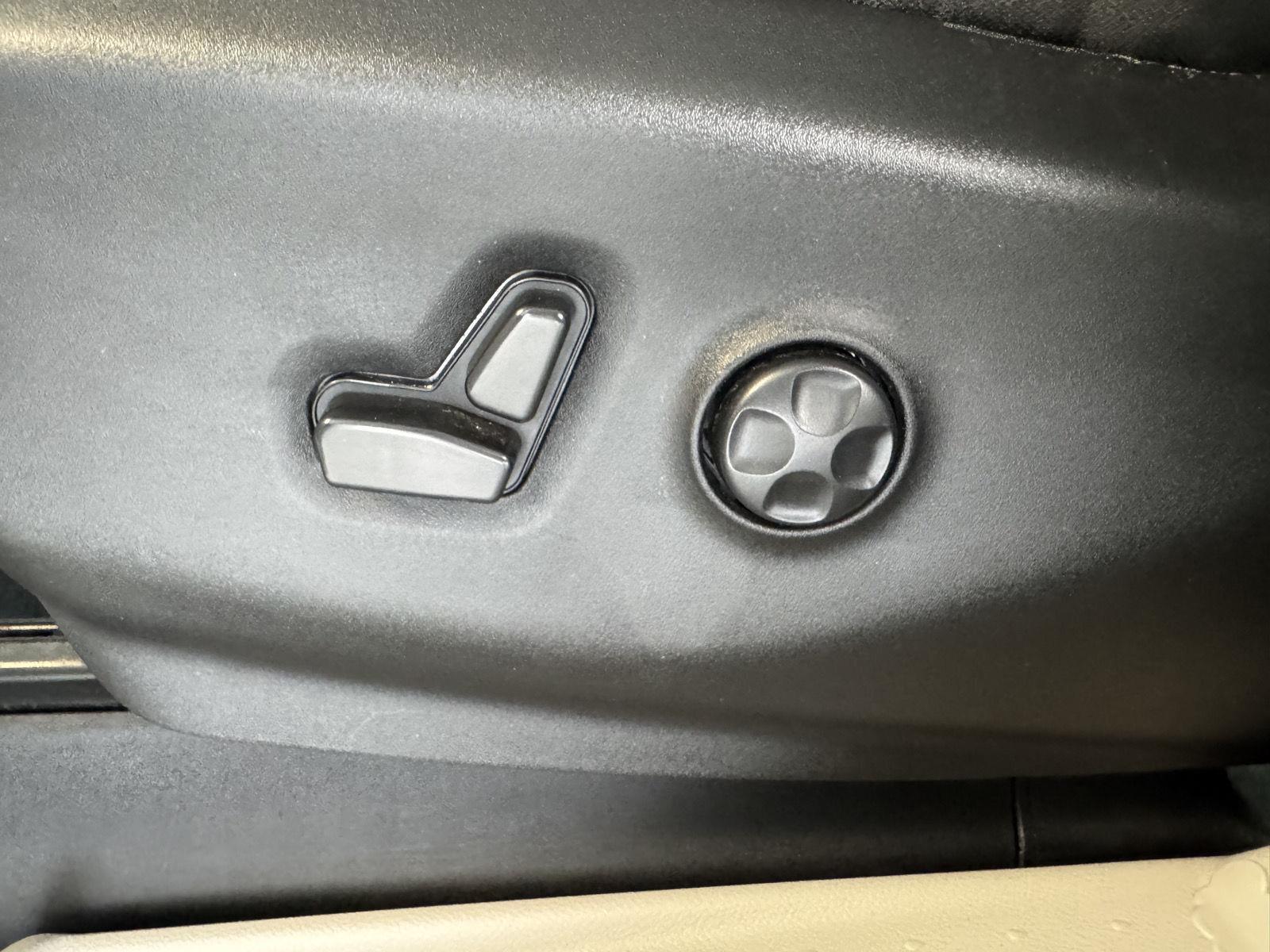 Used 2023 Chrysler Voyager for sale in St. Joseph MO