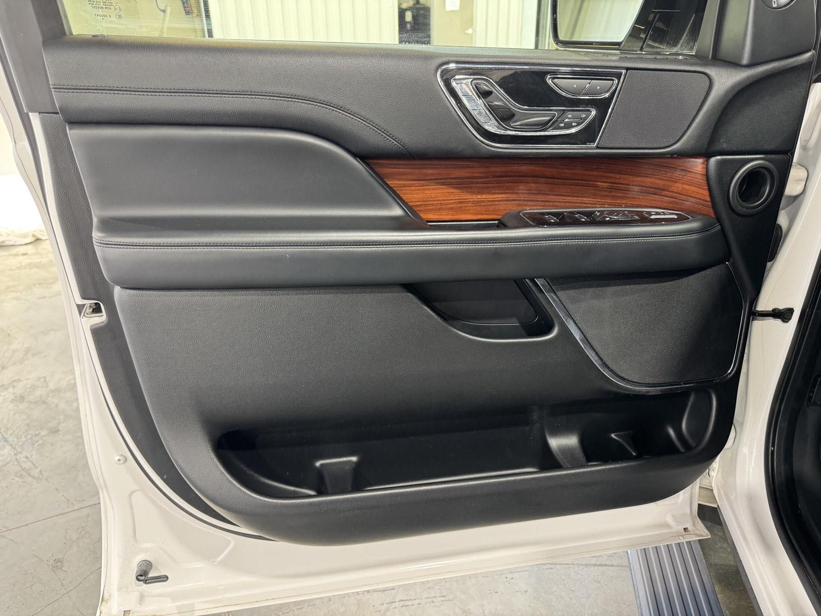 Used 2018 Lincoln Navigator for sale in St. Joseph MO