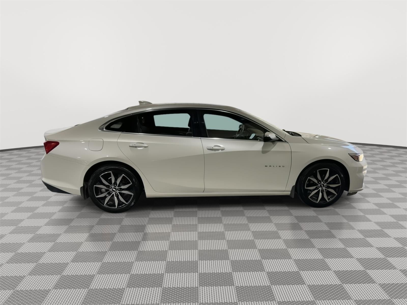 Used 2018 Chevrolet Malibu for sale in St. Joseph MO